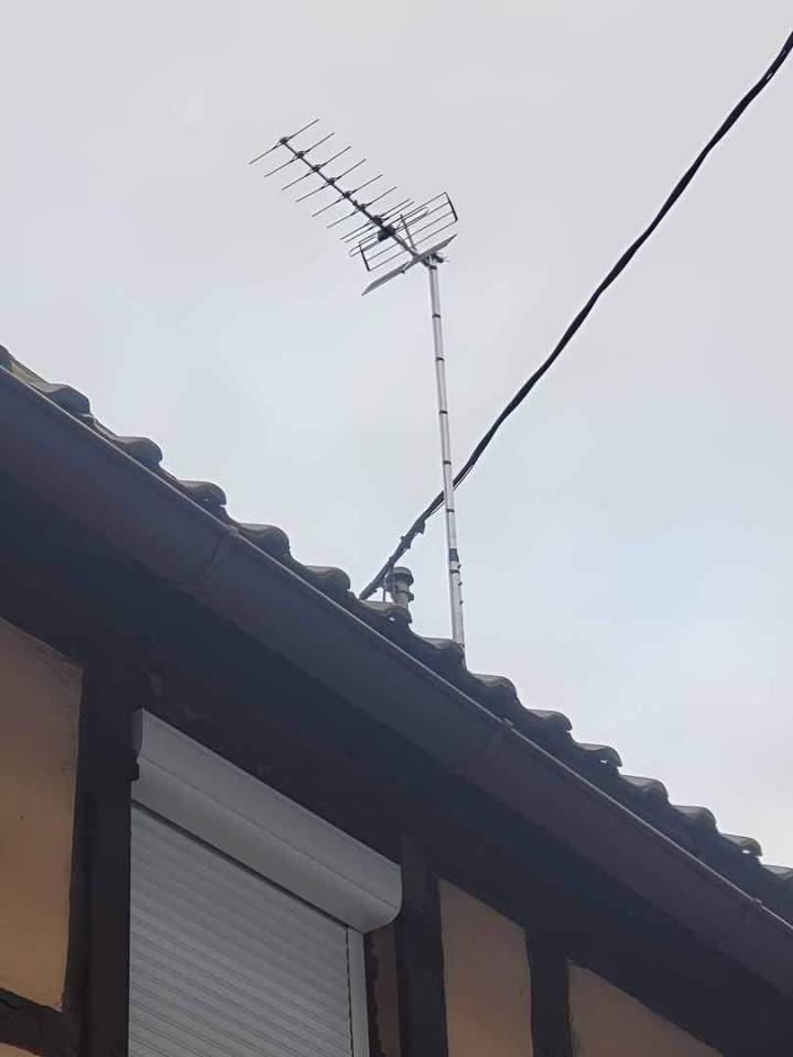 Installation d’antenne extérieure Hochfelden
