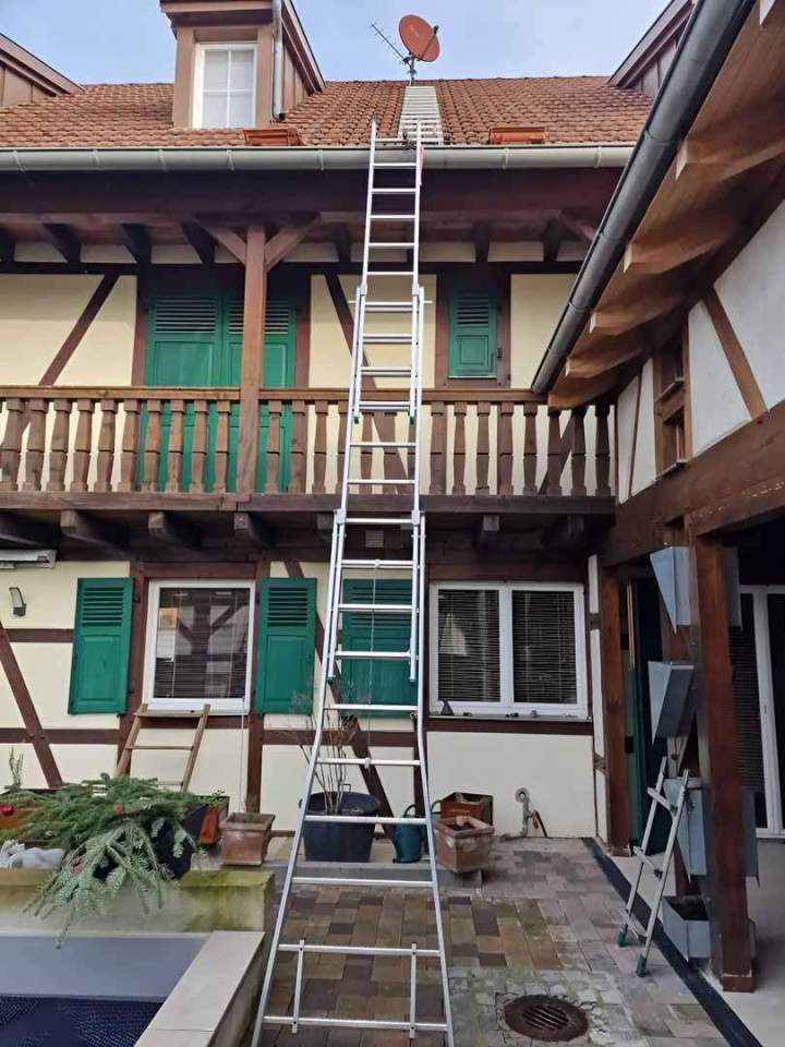 Pose d’antenne satellite Hochfelden